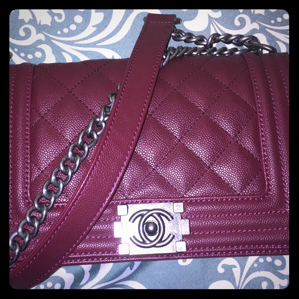 Burgundy pocketbook